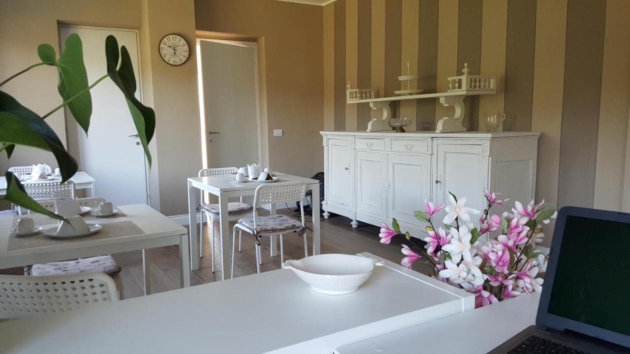 La Rosa Tra I Laghi B&B Меїна Екстер'єр фото