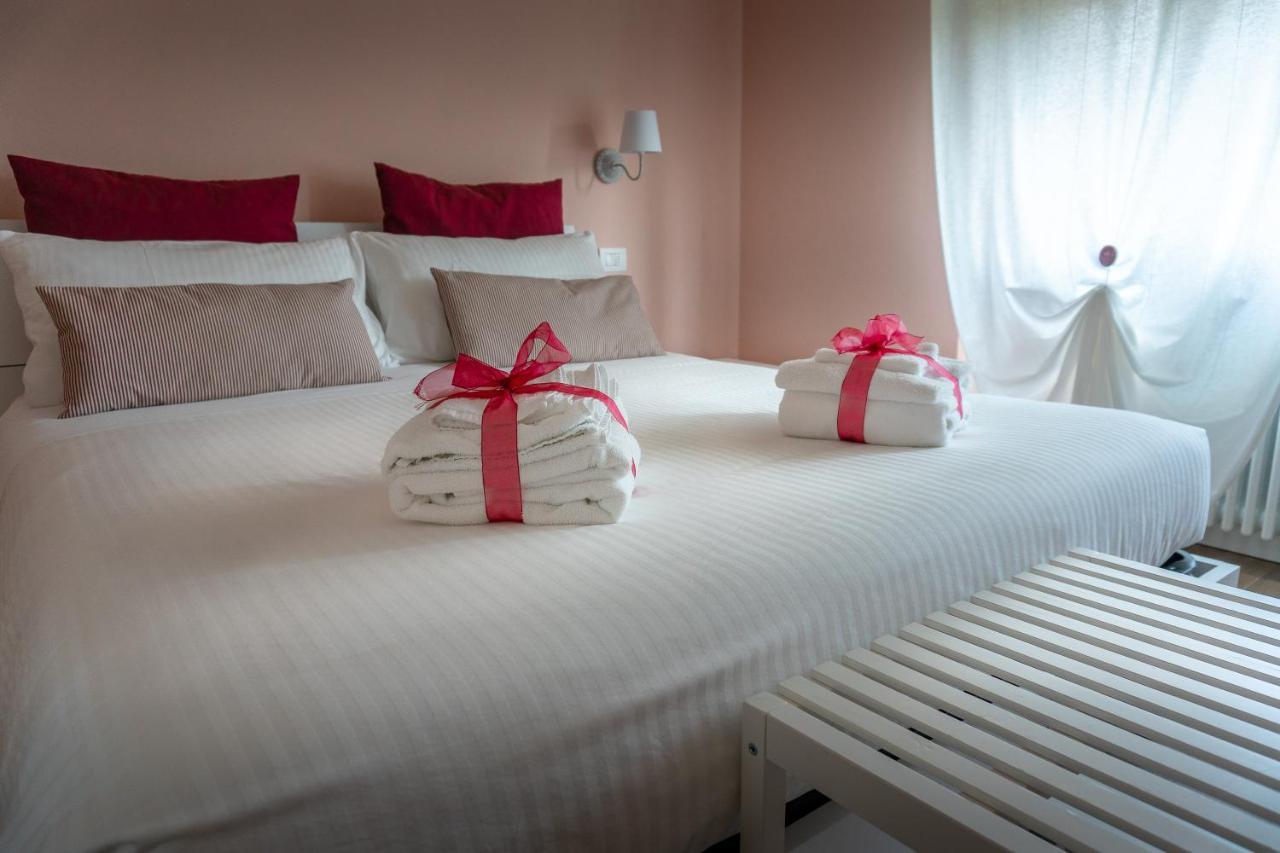 La Rosa Tra I Laghi B&B Меїна Екстер'єр фото